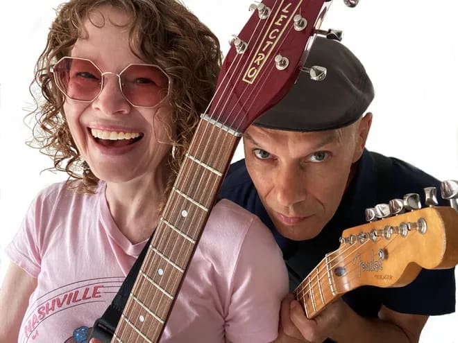 Happy hour Lil Red and the Rooster duo